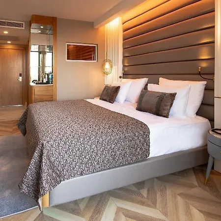 Hotel Alexia &